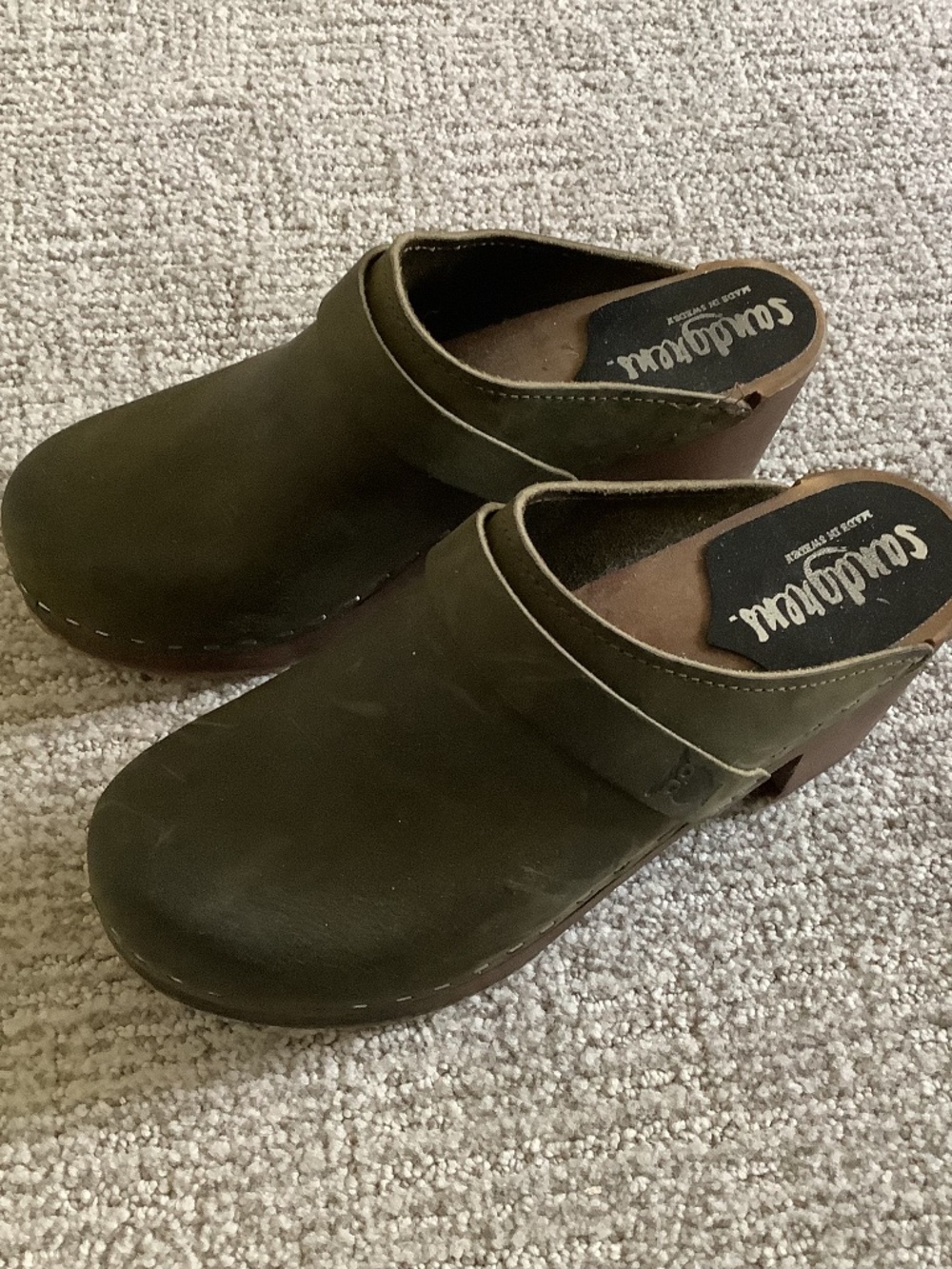Sandgrens Dublin Classic Clogs in Olive